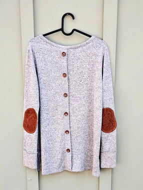 Coco & Main Women's Size L Gray Elbow Patch Sweater with Back Buttons